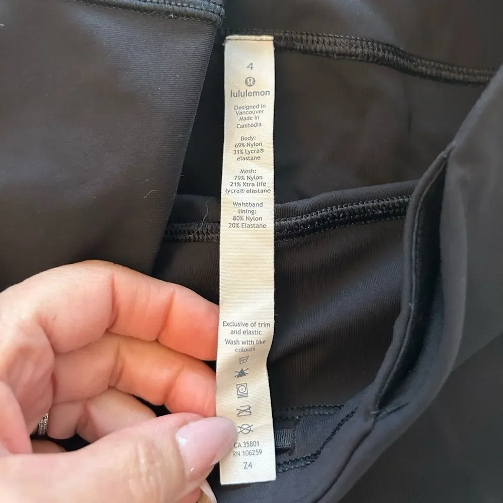 Lululemon Fast As Light Crop 19